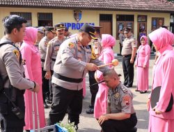 Kapolres Rembang Pimpin 58 Personil Polres Rembang Naik Pangkat TMT 1 Januari 2024