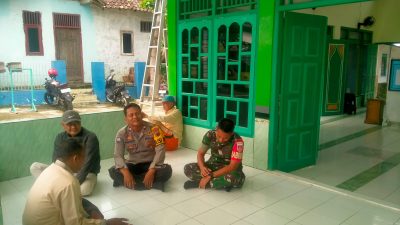 Kanit Binmas Polsek Rembang Kota Bersama Babinsa Sambangi Takmir Masjid Gelar Himbauan Kamtibmas Saat Bulan Ramadhan