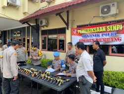 Jajaran Polres Rembang Laksanakan Pemeriksaan Senpi Organik Milik Anggota, Wakapolres Rembang Pimpin Langsung Pengecekan