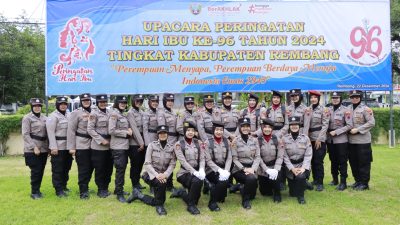 Hari Ibu ke 96 Tahun 2024, Polwan Polres Rembang Bertindak Sebagai Petugas Upacara