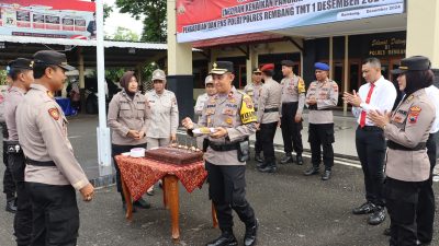 Pupuk Kekompakan, Polres Rembang Rayakan Ulang Tahun Personilnya Secara Sederhana