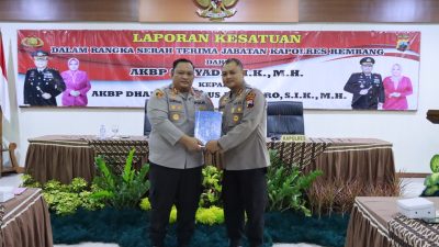 Laporan Satuan Sertijab Kapolres Rembang, AKBP Suryadi Serahkan Tanggung Jawab Kepada AKBP Dhanang Bagus Anggoro