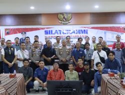 Kapolres Rembang Yang Baru Gelar Silaturahmi Dengan Awak Media Sembari Berkenalan