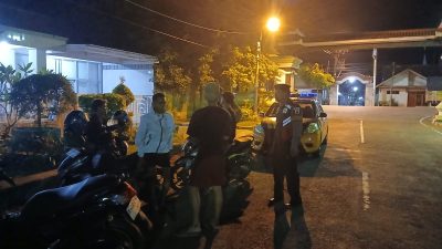 Unit Patroli Sat Samapta Polres Rembang Sasar Pemuda Sedang Nongkrong Hingga Larut Malam