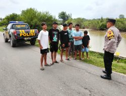 Gelar Patroli Blue Light, Polsek Sarang Temui Para Remaja & Berikan Himbauan Kamtibmas