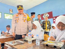 Kapolres Rembang Bersama Unsur Forkopimda Tinjau Satuan Pelayanan Pemenuhan Gizi di Kabupaten Rembang