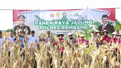 Kapolres Rembang Pimpin Acara Panen Raya Jagung Dalam Rangka Progam Ketahanan Pangan