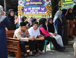 Bentuk Bela Sungkawa, Kapolres Rembang Sempatkan Takziyah Ke Rumah duka Warga Masyarakat