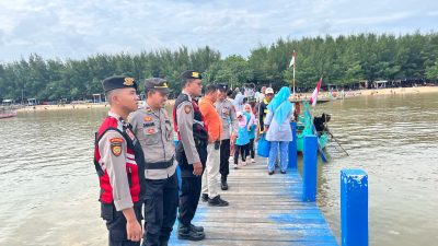 Antisipasi Membludaknya Pengunjung, Polres Rembang Himbau Pengunjung Obyek Wisata Pantai
