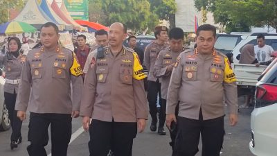 Di Akhir Ops Ketupat Candi, Karo Ops dan Dir Samapta Polda Jateng Meninjau Pos Yan Alun Alun Rembang