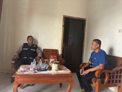 Besuk Anggota Sakit, Polres Rembang Gagas Progam “Tilik Wong Loro”