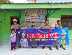 Gelorakan Tertib Berlalu Lintas, Unit Kamsel Satlantas Polres Rembang Dikmas Di Balai Desa