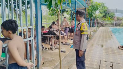 Hari Libur, Polsek Sedan Pantau & Monitoring Pengunjung Obyek Wisata Kolam Renang Kajoran Waterboom
