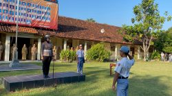 Kasat Lantas Polres Rembang Jadi Irup Upacara Bendera di Sekolah, Sosialisasikan Ops Patuh Candi 2025