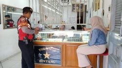 Cegah Aksi Premanisme, Unit Patroli Satsamapta Polres Rembang Patroli Dialogis Toko Emas
