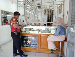 Cegah Aksi Premanisme, Unit Patroli Satsamapta Polres Rembang Patroli Dialogis Toko Emas
