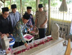 Polres Rembang Ikuti Ziarah dan Tabur Bunga dalam Rangka Hari Jadi ke-284 Kabupaten Rembang