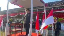 Kabag Ops Polres Rembang Pimpin Upacara Penurunan Bendera HUT RI Ke-80