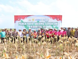 Polres Rembang Gelar Panen Raya Jagung Serentak Kuartal III di Desa Weton
