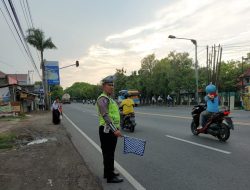 Polantas Rembang Gelar Apel Pagi & Laksanakan Ambang Gangguan (AG) Di Titik Rawan