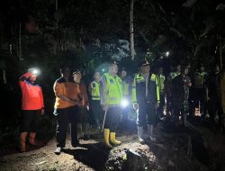 Polresta Cilacap Terjunkan Personel hingga Anjing Pelacak untuk Bantu Evakuasi Longsor di Cibeunying Kecamatan Majenang