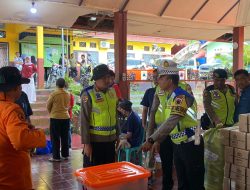 Kapolri Kirim Logistik Bantuan Bencana Tanah Longsor Banjarnegara