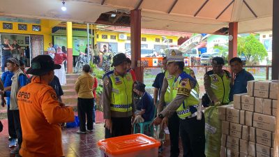 Kapolri Kirim Logistik Bantuan Bencana Tanah Longsor Banjarnegara