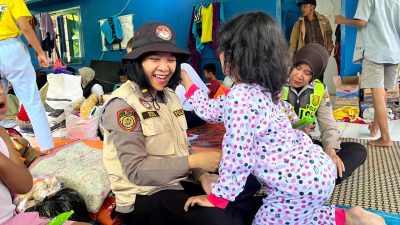Tim Trauma Healing Pulihkan Tawa Anak-Anak di Pengungsian di Cilacap dan Banjarnegara