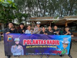 Satlantas Polres Rembang Gelar Sosialisasi Keselamatan Berlalu Lintas di Pantai Wates