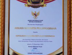 Dinobatkan sebagai Badan Publik Terbaik Nasional, Polri Raih Arkaya Wiwarta Prajanugraha dalam Monev KIP 2025