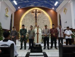 Kapolres Rembang Bersama Forkopimda Tinjau Pos Pelayanan Terpadu Alon-alon dan Gereja Katolik St. Petrus dan Paulus